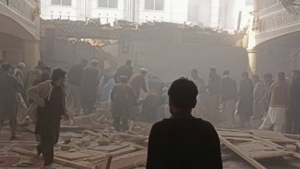 პაკისტანში მეჩეთში აფეთქებას 90-ზე მეტი ადამიანი ემსხვერპლა
