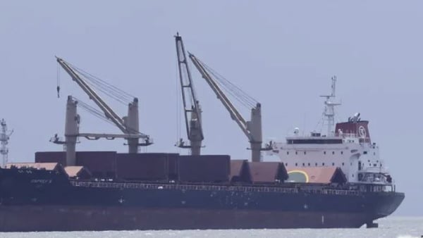 Reuters: თურქული სატვირთო გემი, რომელზეც 12 მგზავრი იმყოფებოდა, შავ ზღვაში ჩაიძირა