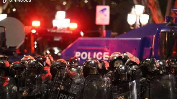"ვგმობთ დემონსტრანტების მიმართ ძალადობას" - საფრანგეთის საგარეო თბილისში მიმდინარე აქციებზე